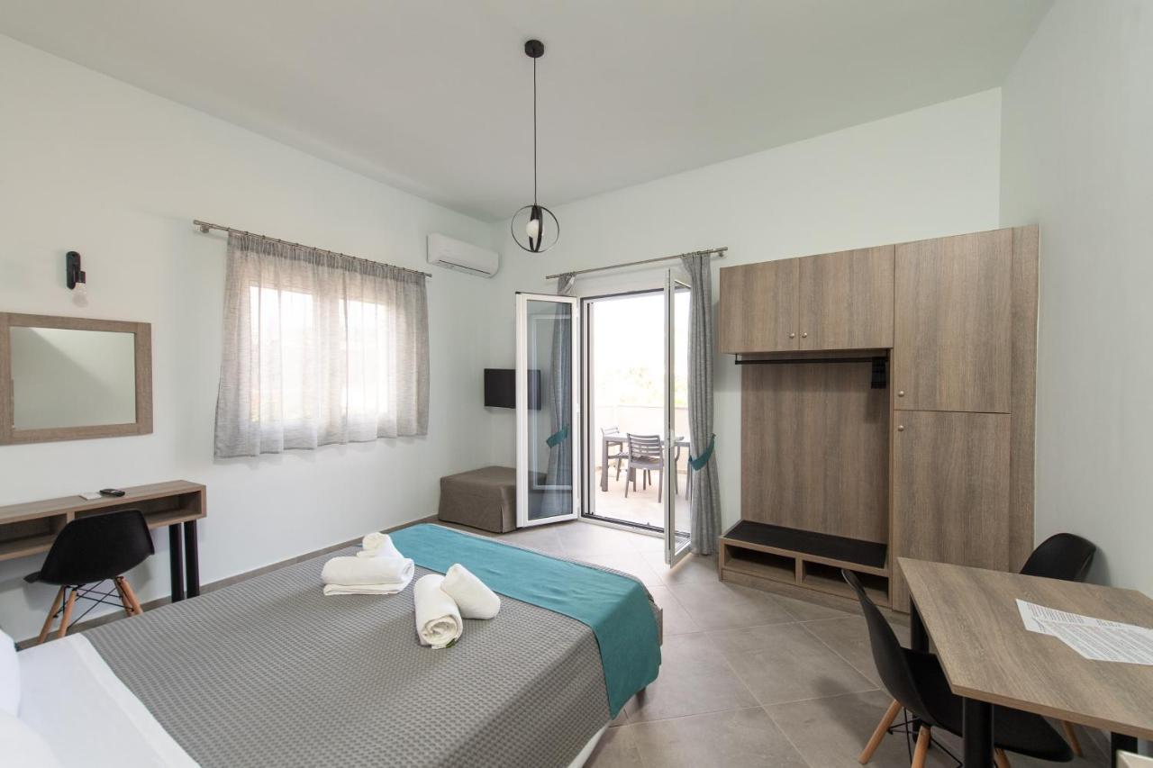 Loggos Apartments ลองกอส ภายนอก รูปภาพ