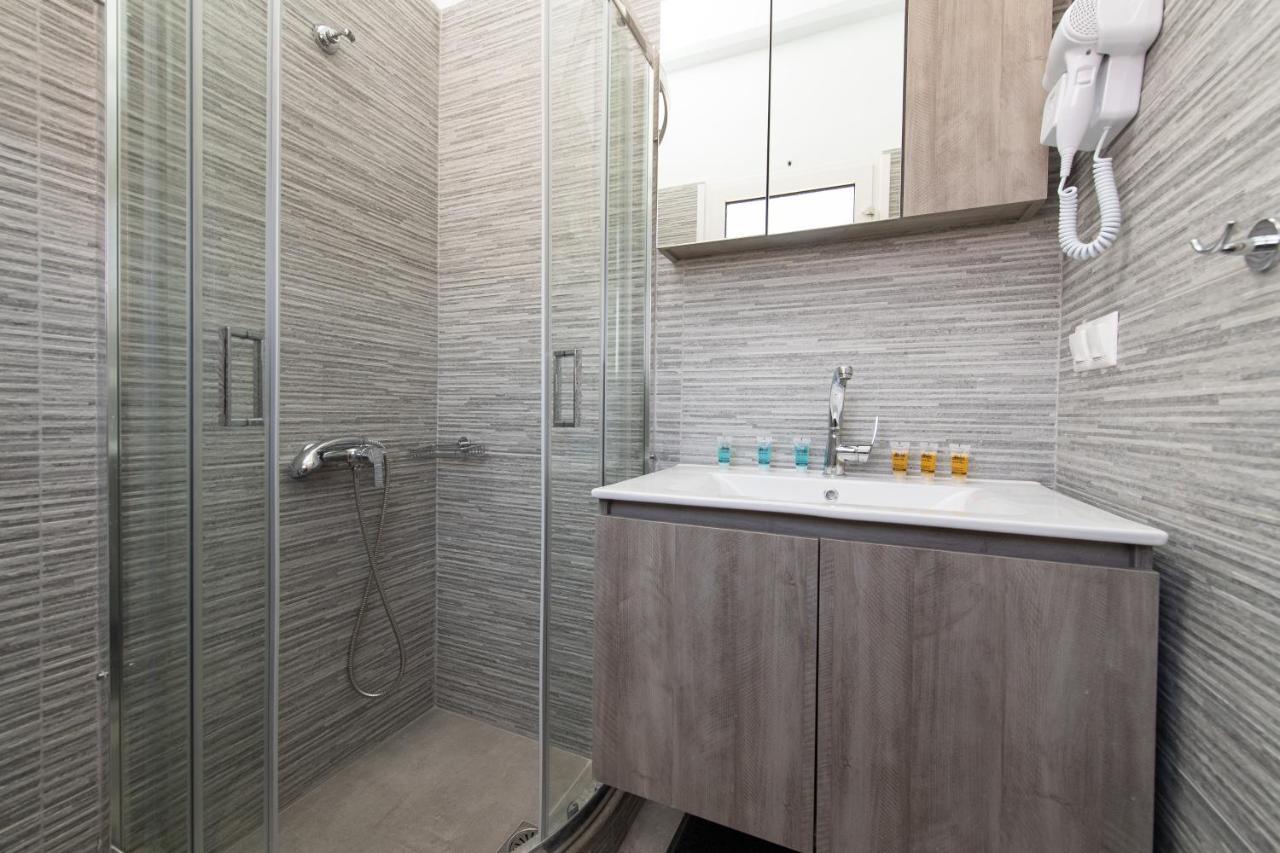 Loggos Apartments ลองกอส ภายนอก รูปภาพ